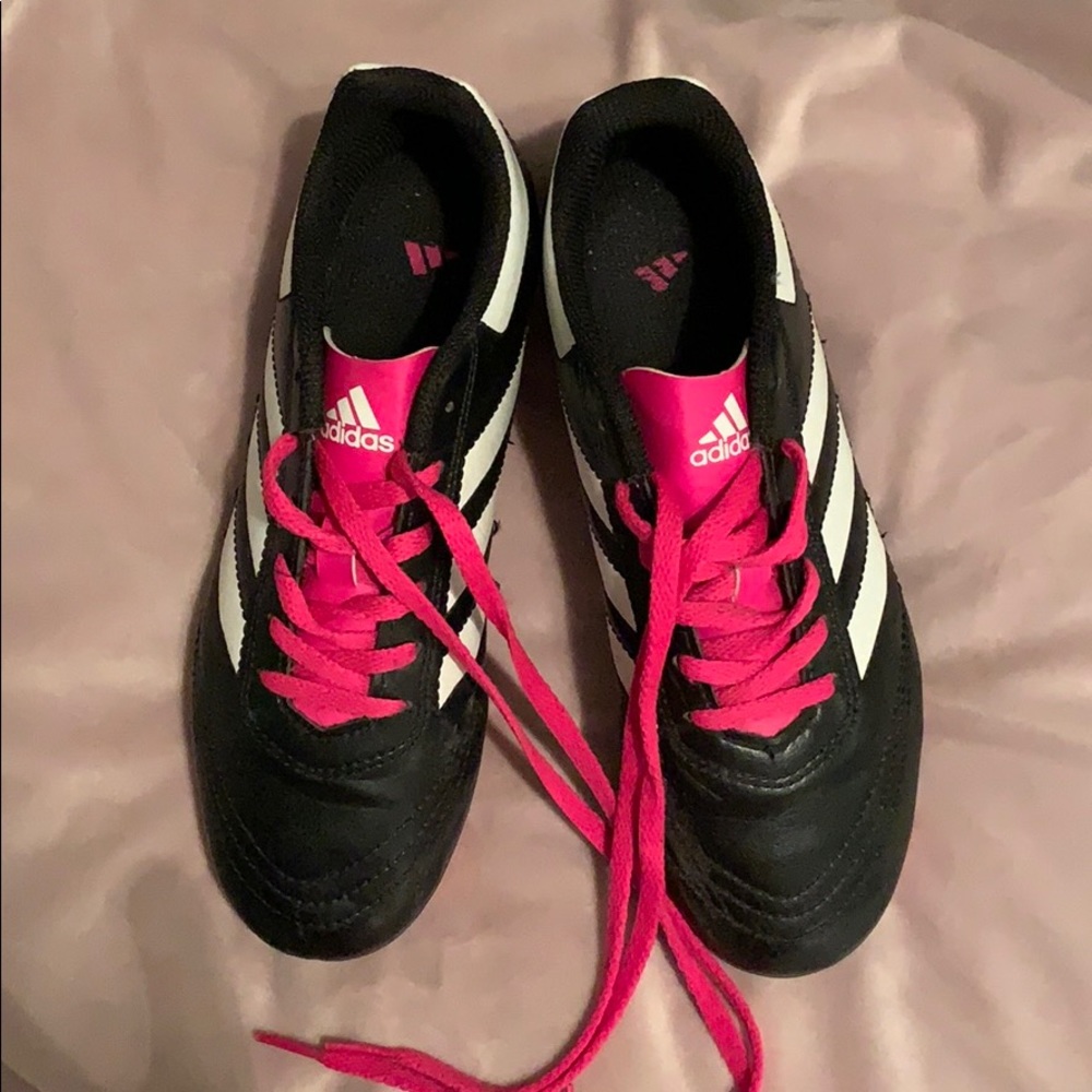 Soccer cleats